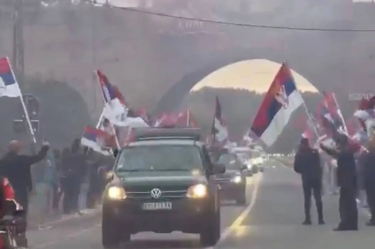 (VIDEO)-Velic?anstveni-skupovi-s?irom-Srbije-Pogledajte-uz?ivo-prizore-iz-Bac?a-i-Kule!